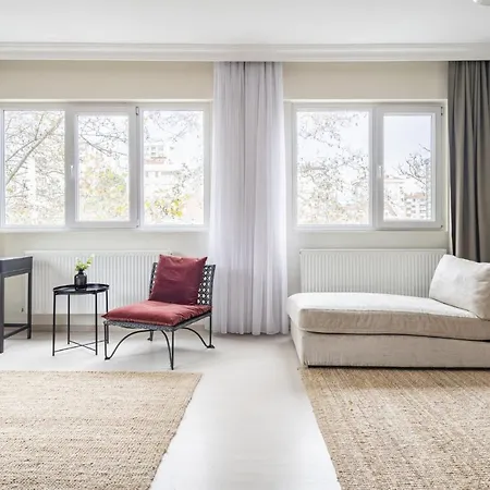Modern Flat With Balcony On Bagdat Street Apartmán