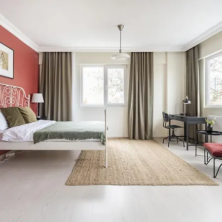 Modern Flat With Balcony On Bagdat Street Apartmán