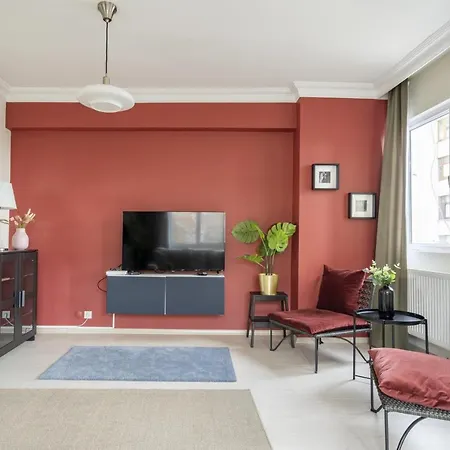 Modern Flat With Balcony On Bagdat Street *