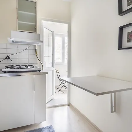 Modern Flat With Balcony On Bagdat Street * Istambul